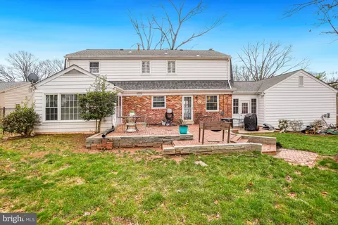 Exterior - 8749 Weir St, Manassas, VA 20110 photo 9 of 10