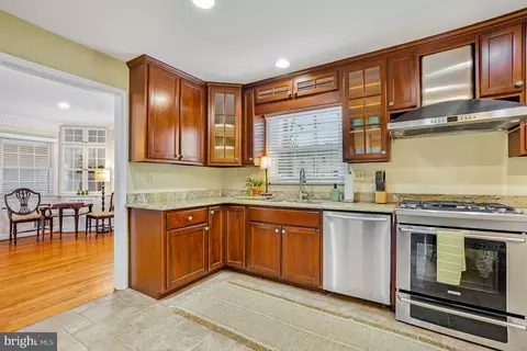 Kitchen - 8749 Weir St, Manassas, VA 20110 photo 5 of 5
