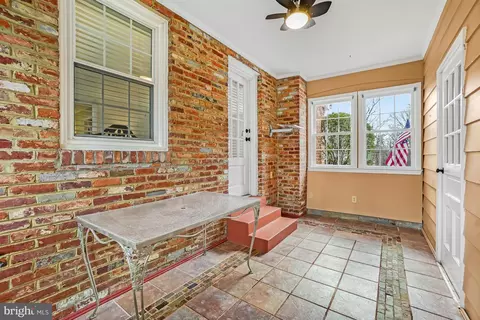 Exterior - 8749 Weir St, Manassas, VA 20110 photo 4 of 10