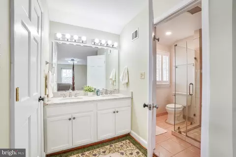 Bath - 8749 Weir St, Manassas, VA 20110 photo 2 of 7