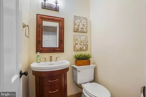 Bath - 8749 Weir St, Manassas, VA 20110 photo 1 of 7