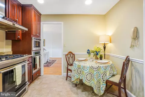 Kitchen - 8749 Weir St, Manassas, VA 20110 photo 4 of 5