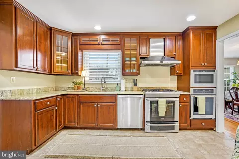 Kitchen - 8749 Weir St, Manassas, VA 20110 photo 2 of 5