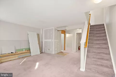 Living - 9041 Coriander Cir, Manassas, VA 20110 photo 5 of 7