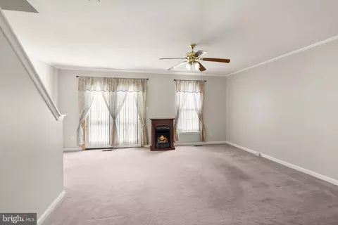 Living - 9041 Coriander Cir, Manassas, VA 20110 photo 1 of 7