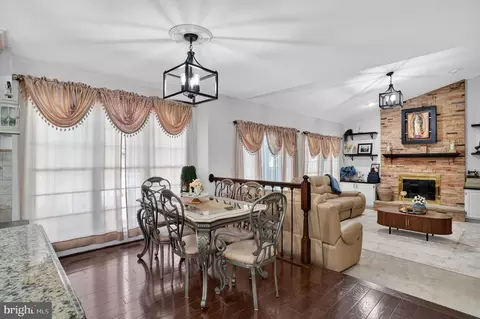Dining - 10272 Cedar Ridge Dr, Manassas, VA 20110 photo 5 of 5