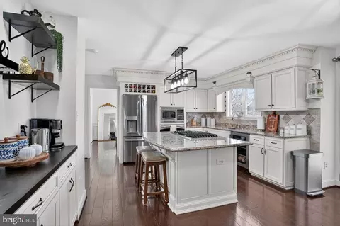Kitchen - 10272 Cedar Ridge Dr, Manassas, VA 20110 photo 2 of 4