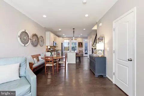 Entry Way - 8934 Center St, Manassas, VA 20110 photo 4 of 5