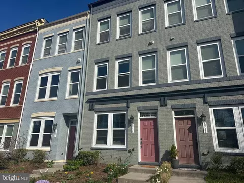 8934 Center St, Manassas, VA 20110