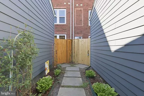 Exterior - 8934 Center St, Manassas, VA 20110 photo 3 of 4
