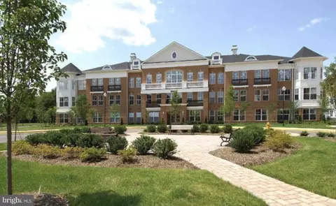 8610 Liberty Trl #305, Manassas, VA 20110