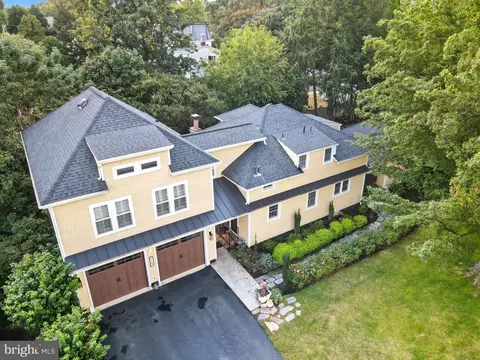 Exterior - 9105 Ewell St, Manassas, VA 20110 photo 16 of 18