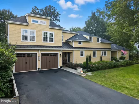 Exterior - 9105 Ewell St, Manassas, VA 20110 photo 2 of 18