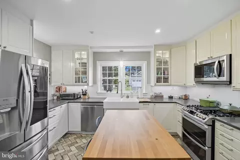 Kitchen - 9105 Ewell St, Manassas, VA 20110 photo 2 of 3