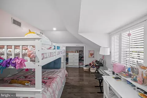 Bedroom - 9105 Ewell St, Manassas, VA 20110 photo 6 of 10