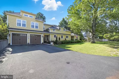 Exterior - 9105 Ewell St, Manassas, VA 20110 photo 3 of 18