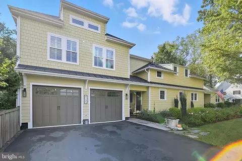 Exterior - 9105 Ewell St, Manassas, VA 20110 photo 9 of 18