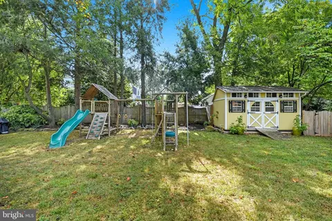 Exterior - 9105 Ewell St, Manassas, VA 20110 photo 15 of 18