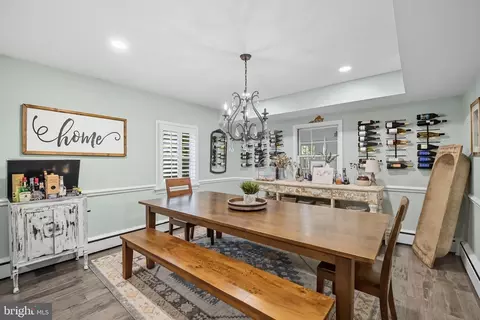 Dining - 9105 Ewell St, Manassas, VA 20110 photo 2 of 3