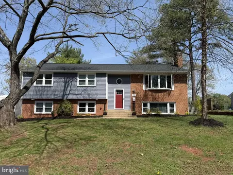 9418 Robnel Ave, Manassas, VA 20110