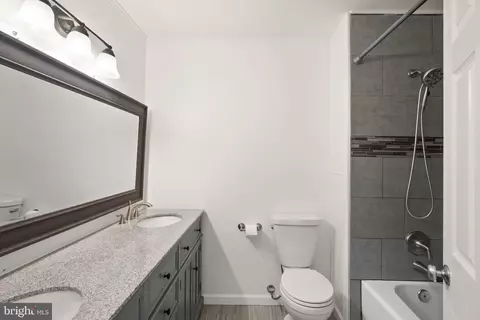 Bath - 9418 Robnel Ave, Manassas, VA 20110 photo 1 of 3
