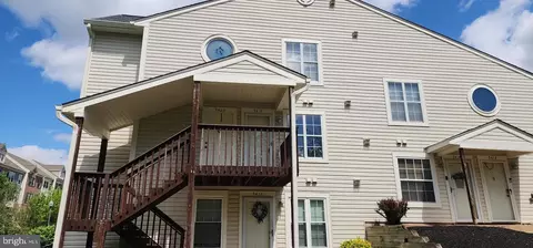 9418 Scarlet Oak Dr, Manassas, VA 20110