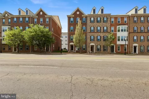 9581 Center St, Manassas, VA 20110