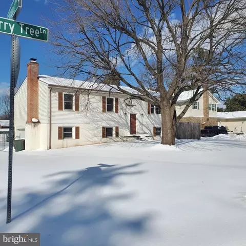 8914 Cherry Tree Ln, Manassas, VA 20110