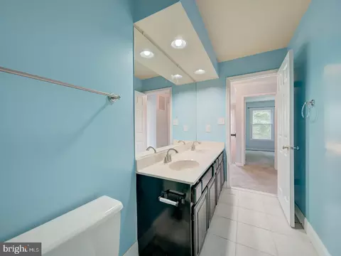 Bath - 9618 Clover Hill Rd, Manassas, VA 20110 photo 7 of 8