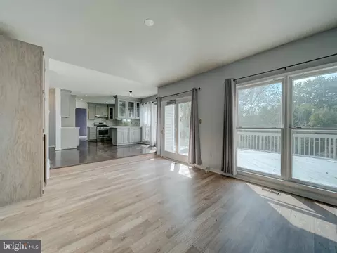 Living - 9618 Clover Hill Rd, Manassas, VA 20110 photo 11 of 15