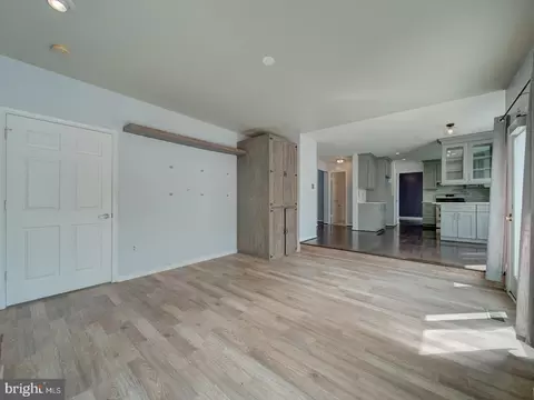 Living - 9618 Clover Hill Rd, Manassas, VA 20110 photo 12 of 15