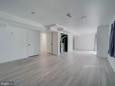 Living - 9618 Clover Hill Rd, Manassas, VA 20110 photo 13 of 15