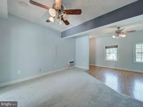 Living - 9618 Clover Hill Rd, Manassas, VA 20110 photo 5 of 15
