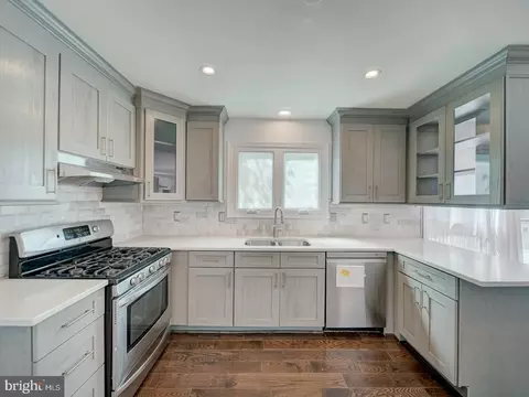 Kitchen - 9618 Clover Hill Rd, Manassas, VA 20110 photo 3 of 5