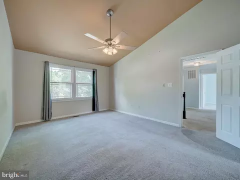 Bedroom - 9618 Clover Hill Rd, Manassas, VA 20110 photo 2 of 10