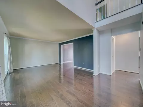 Living - 9618 Clover Hill Rd, Manassas, VA 20110 photo 3 of 15