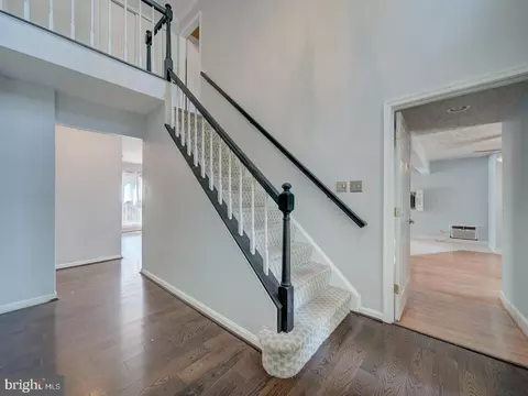 Entry Way - 9618 Clover Hill Rd, Manassas, VA 20110 photo 2 of 6