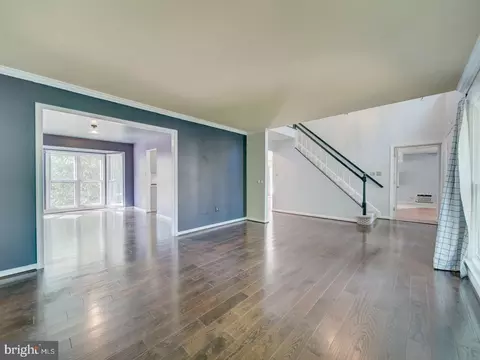 Living - 9618 Clover Hill Rd, Manassas, VA 20110 photo 2 of 15