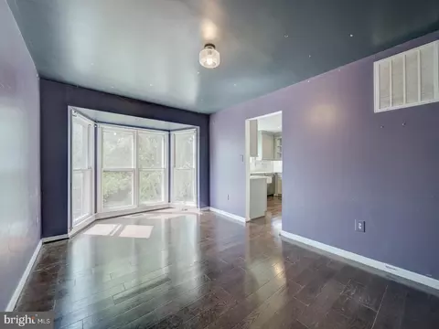 Living - 9618 Clover Hill Rd, Manassas, VA 20110 photo 6 of 15
