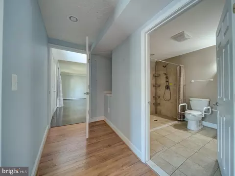 Entry Way - 9618 Clover Hill Rd, Manassas, VA 20110 photo 3 of 6
