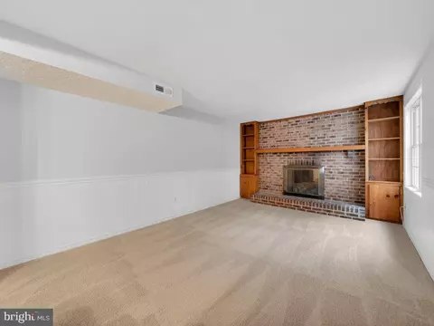 Living - 9136 Karlo St, Manassas, VA 20110 photo 7 of 15