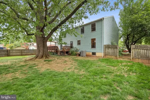 Exterior - 10103 Trinity Ln, Manassas, VA 20110 photo 5 of 9