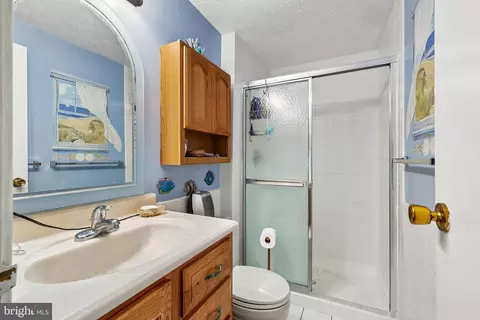 Bath - 10103 Trinity Ln, Manassas, VA 20110 photo 1 of 2