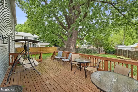 Exterior - 10103 Trinity Ln, Manassas, VA 20110 photo 4 of 9