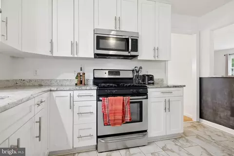 Kitchen - 8911 Peabody St, Manassas, VA 20110 photo 3 of 3