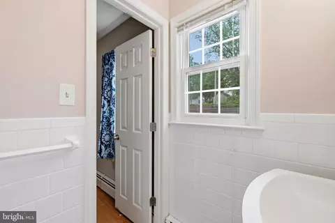Bath - 8911 Peabody St, Manassas, VA 20110 photo 4 of 4
