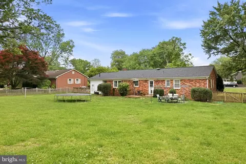 Exterior - 8911 Peabody St, Manassas, VA 20110 photo 4 of 9
