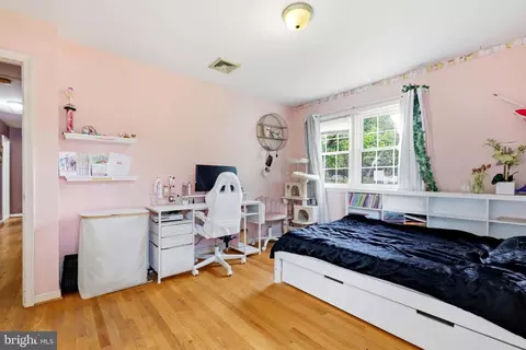 Bedroom - 8911 Peabody St, Manassas, VA 20110 photo 6 of 6