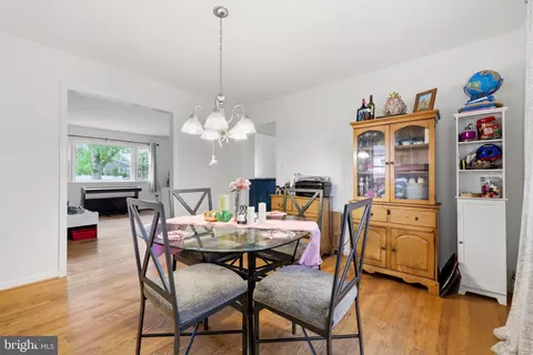 Dining - 8911 Peabody St, Manassas, VA 20110 photo 2 of 2