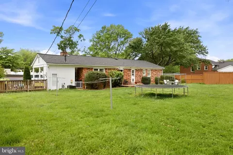 Exterior - 8911 Peabody St, Manassas, VA 20110 photo 6 of 9